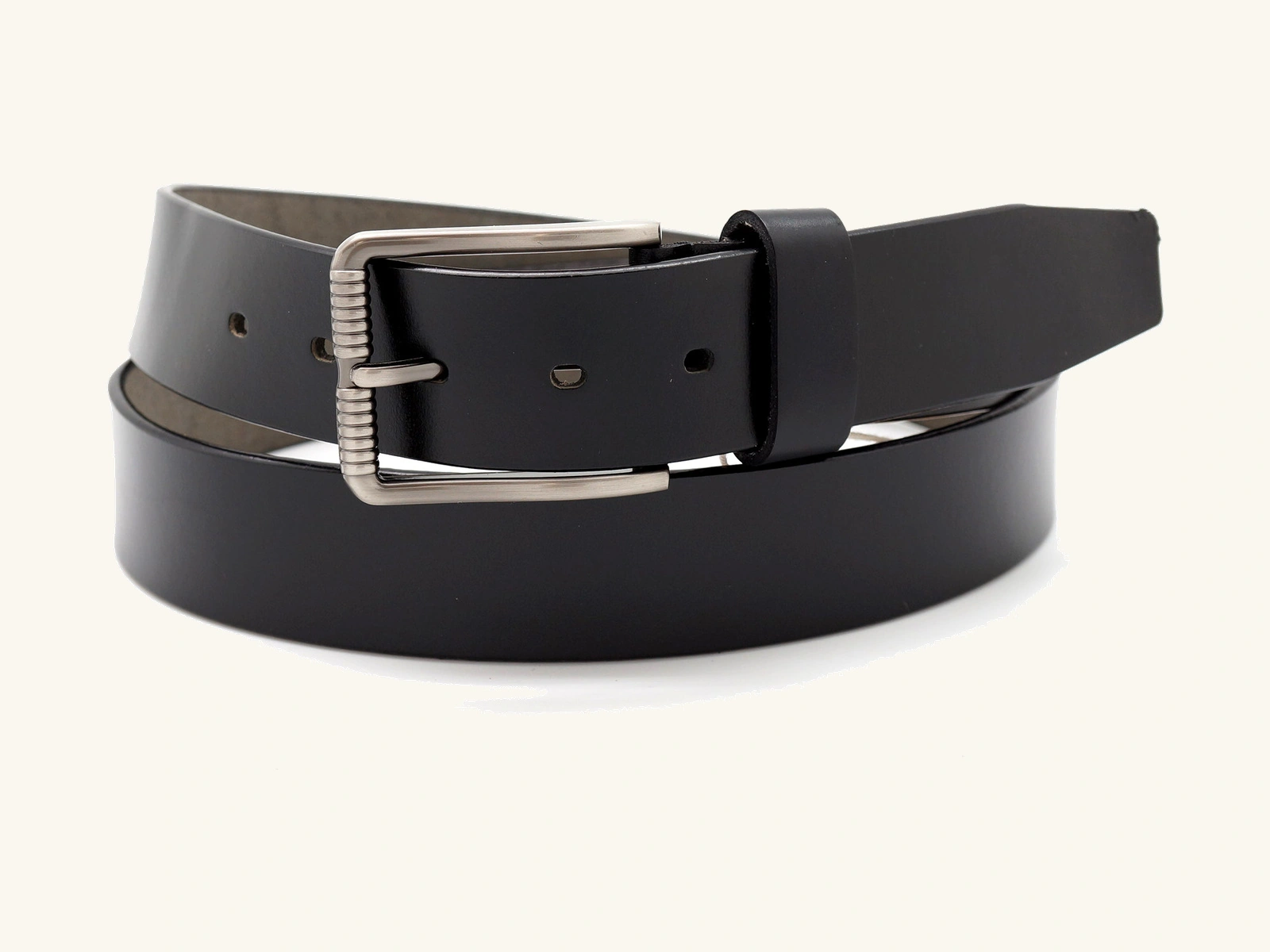 Ribbed-trim black belt with silver pin buckle